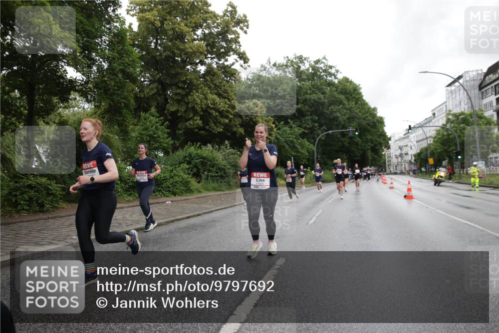 14.06.2026 - REWE Women's Run Jannik Wohlers http://msf.ph/oto/9797692 14.06.2026 10:01:11 Laufen 11235 meine-sportfotos.de
