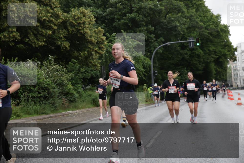 14.06.2026 - REWE Women's Run Jannik Wohlers http://msf.ph/oto/9797717 14.06.2026 10:01:14 Laufen 11134 meine-sportfotos.de