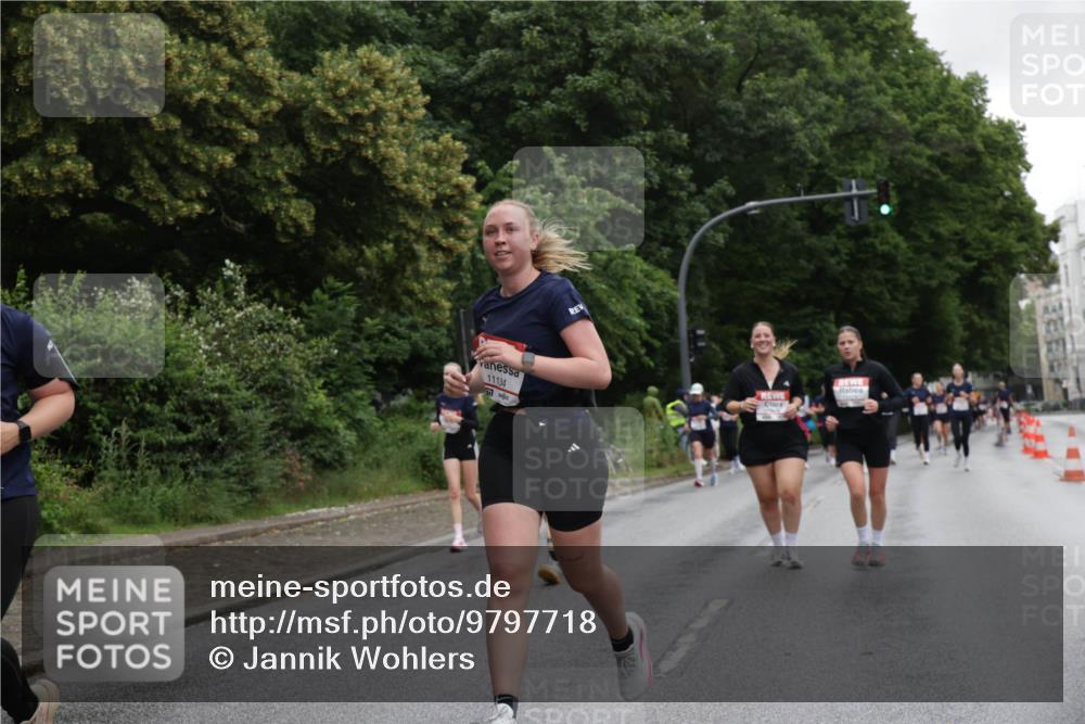 14.06.2026 - REWE Women's Run Jannik Wohlers http://msf.ph/oto/9797718 14.06.2026 10:01:14 Laufen 11134 meine-sportfotos.de