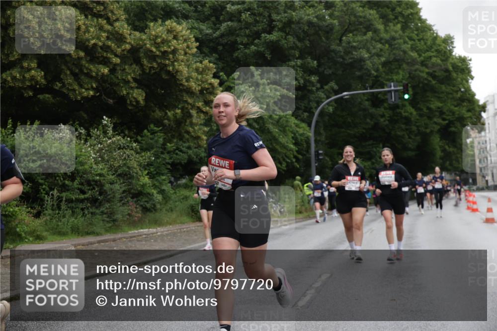 14.06.2026 - REWE Women's Run Jannik Wohlers http://msf.ph/oto/9797720 14.06.2026 10:01:14 Laufen 5 meine-sportfotos.de