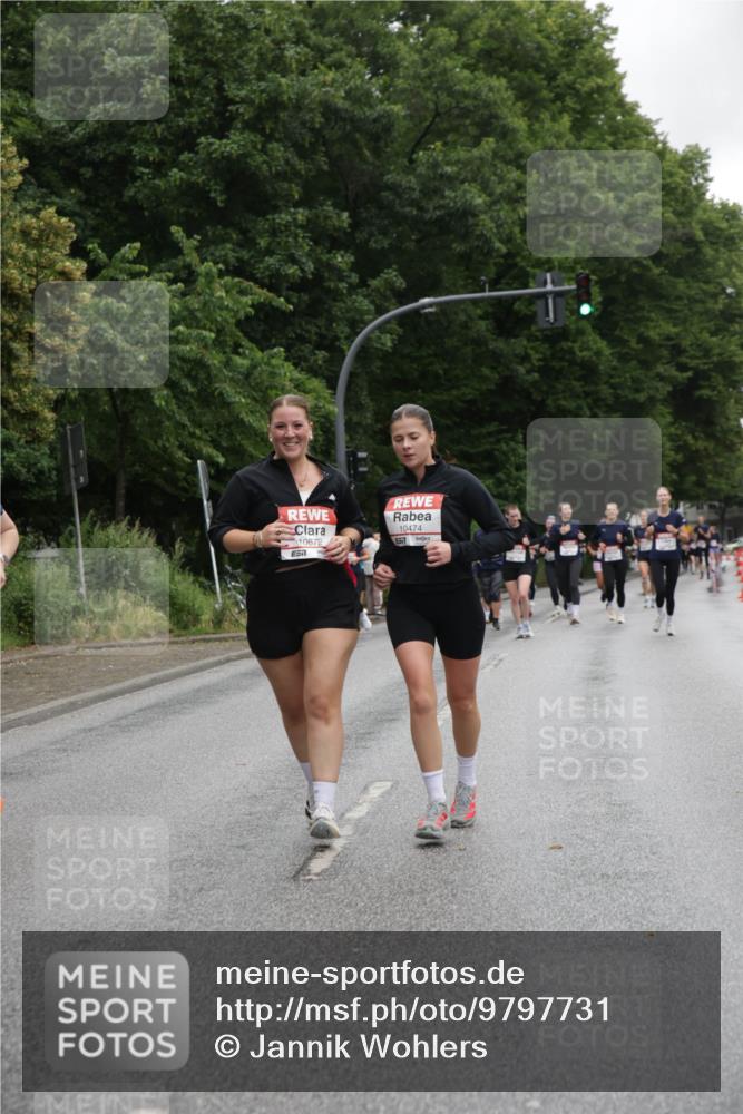 14.06.2026 - REWE Women's Run Jannik Wohlers http://msf.ph/oto/9797731 14.06.2026 10:01:15 Laufen 10672, 10474, 57 meine-sportfotos.de