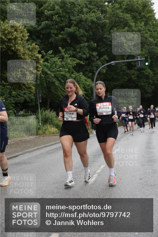 14.06.2026 - REWE Women's Run Jannik Wohlers http://msf.ph/oto/9797742 14.06.2026 10:01:16 Laufen 10672, 10474, 57 meine-sportfotos.de
