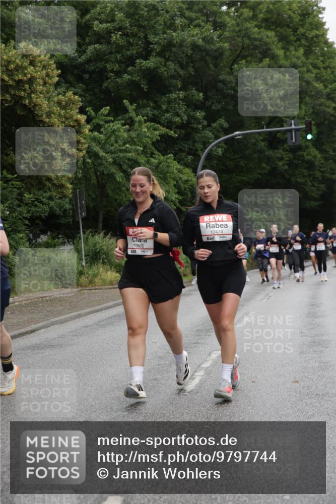 14.06.2026 - REWE Women's Run Jannik Wohlers http://msf.ph/oto/9797744 14.06.2026 10:01:16 Laufen 10672, 10474, 57 meine-sportfotos.de