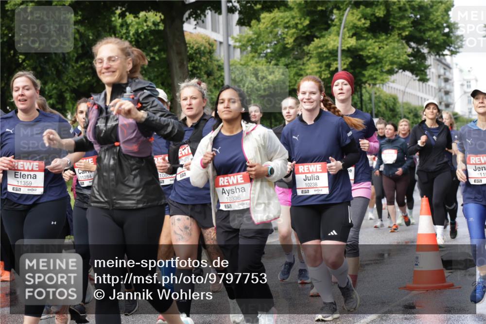 14.06.2026 - REWE Women's Run Jannik Wohlers http://msf.ph/oto/9797753 14.06.2026 09:11:58 Laufen 11359, 7, 11284, 10800, 57, 517, 57, 10336, 7, 10238, 7, 02, 221, 115 meine-sportfotos.de