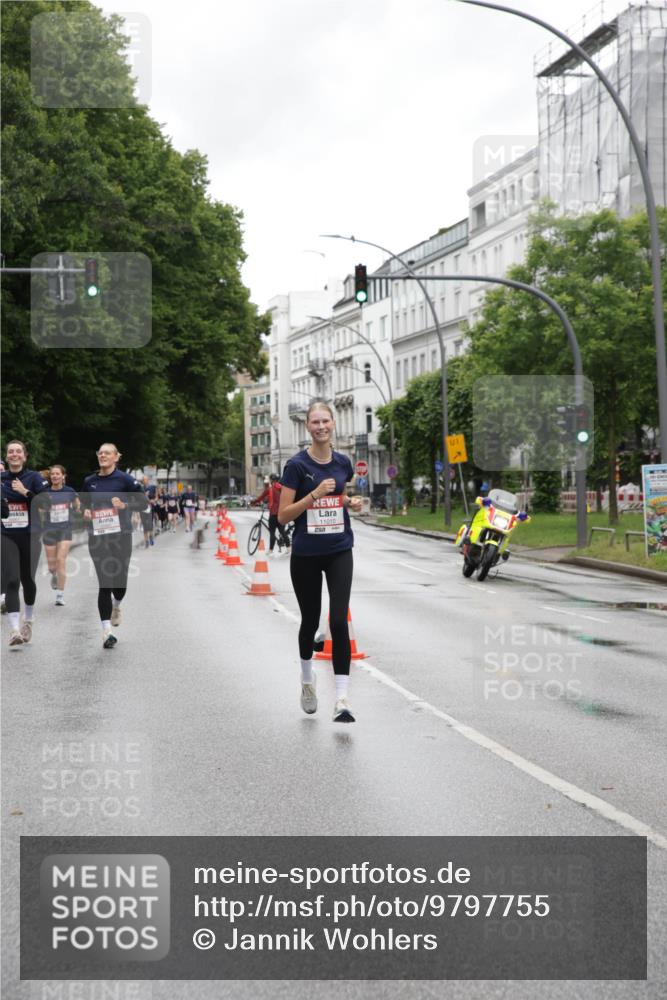 14.06.2026 - REWE Women's Run Jannik Wohlers http://msf.ph/oto/9797755 14.06.2026 10:01:21 Laufen 11010, 01 meine-sportfotos.de