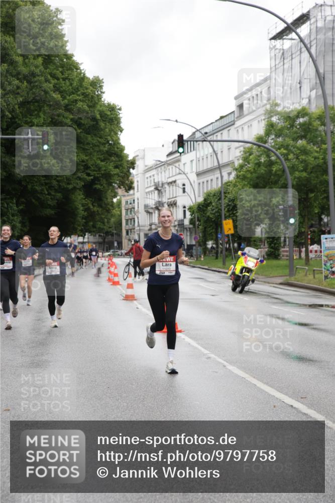 14.06.2026 - REWE Women's Run Jannik Wohlers http://msf.ph/oto/9797758 14.06.2026 10:01:21 Laufen 11010, 01 meine-sportfotos.de