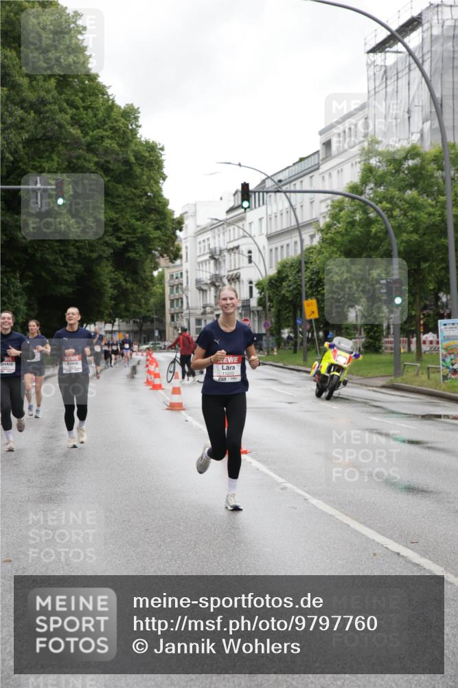 14.06.2026 - REWE Women's Run Jannik Wohlers http://msf.ph/oto/9797760 14.06.2026 10:01:21 Laufen 11010, 57, 1 meine-sportfotos.de