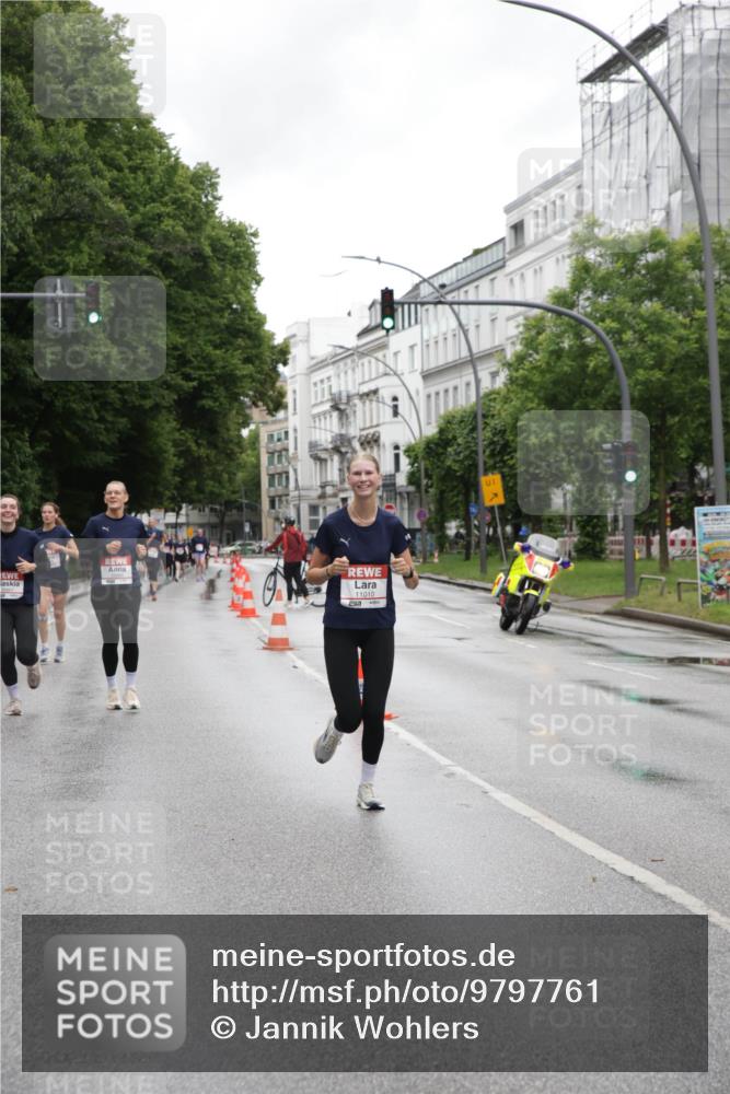 14.06.2026 - REWE Women's Run Jannik Wohlers http://msf.ph/oto/9797761 14.06.2026 10:01:21 Laufen 11010, 01 meine-sportfotos.de