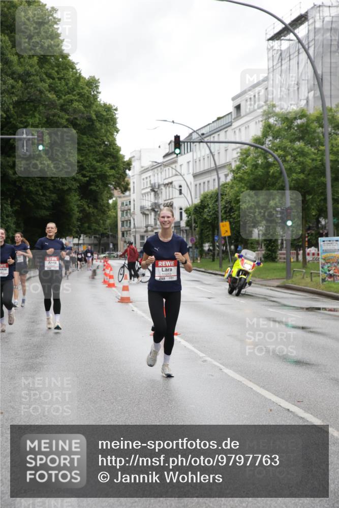 14.06.2026 - REWE Women's Run Jannik Wohlers http://msf.ph/oto/9797763 14.06.2026 10:01:21 Laufen 11010, 257, 01 meine-sportfotos.de