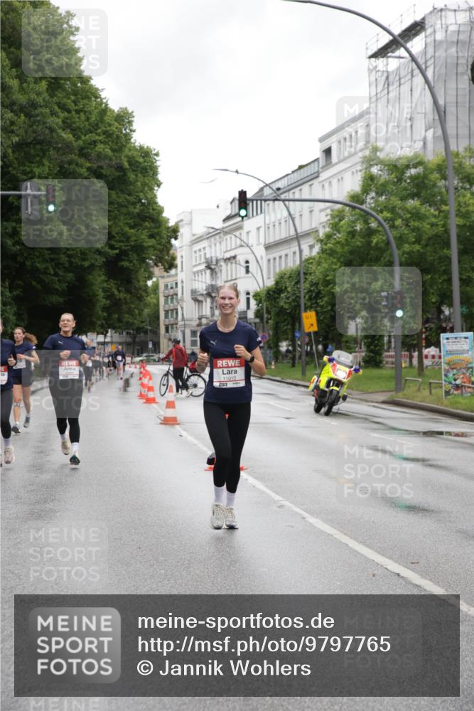 14.06.2026 - REWE Women's Run Jannik Wohlers http://msf.ph/oto/9797765 14.06.2026 10:01:21 Laufen 11010, 01 meine-sportfotos.de