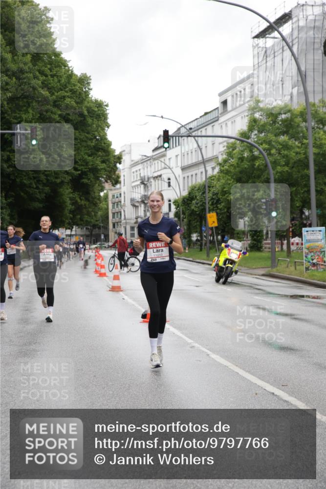 14.06.2026 - REWE Women's Run Jannik Wohlers http://msf.ph/oto/9797766 14.06.2026 10:01:21 Laufen 11010, 01 meine-sportfotos.de