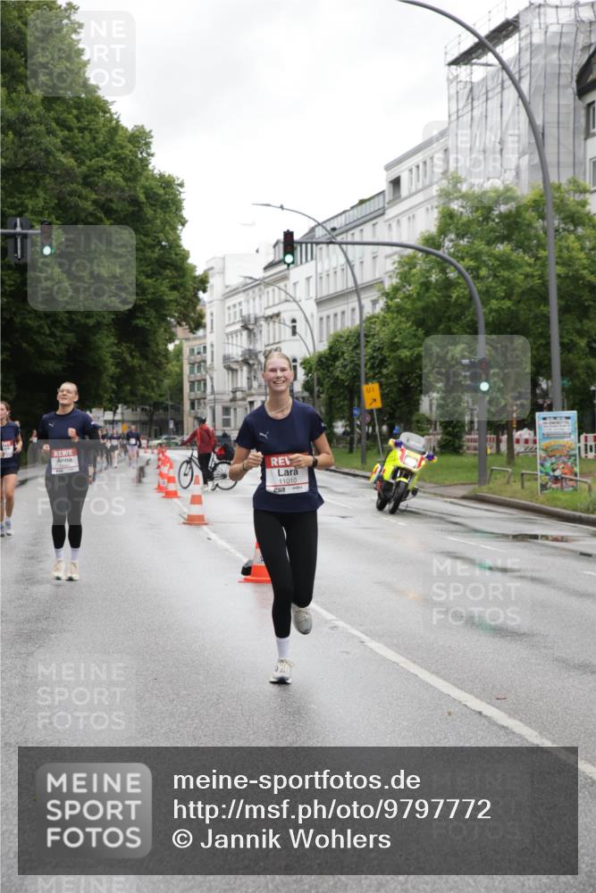 14.06.2026 - REWE Women's Run Jannik Wohlers http://msf.ph/oto/9797772 14.06.2026 10:01:21 Laufen 11010, 01 meine-sportfotos.de
