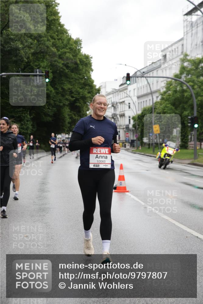 14.06.2026 - REWE Women's Run Jannik Wohlers http://msf.ph/oto/9797807 14.06.2026 10:01:24 Laufen 10060 meine-sportfotos.de