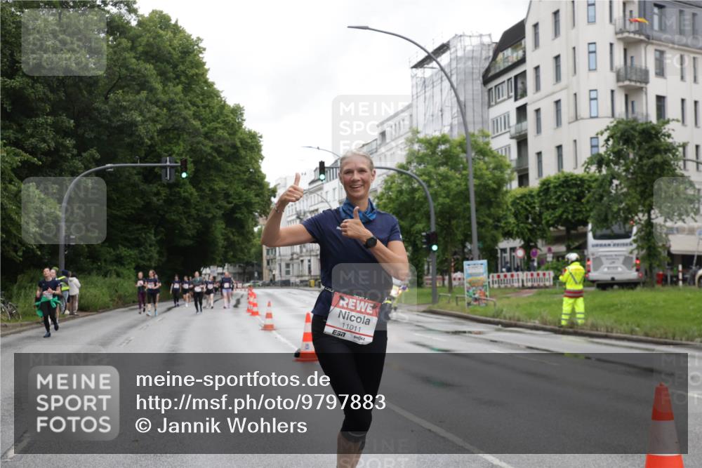 14.06.2026 - REWE Women's Run Jannik Wohlers http://msf.ph/oto/9797883 14.06.2026 10:01:34 Laufen 11011, 7 meine-sportfotos.de