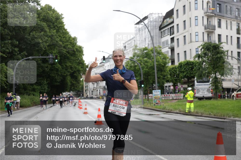 14.06.2026 - REWE Women's Run Jannik Wohlers http://msf.ph/oto/9797885 14.06.2026 10:01:34 Laufen 11011 meine-sportfotos.de