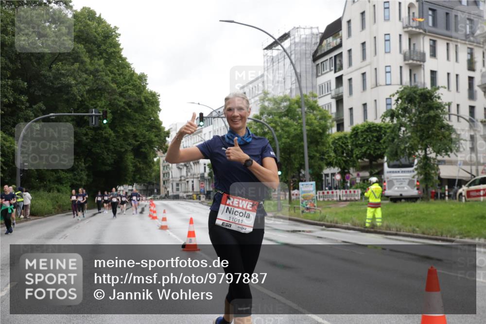 14.06.2026 - REWE Women's Run Jannik Wohlers http://msf.ph/oto/9797887 14.06.2026 10:01:34 Laufen 11011 meine-sportfotos.de