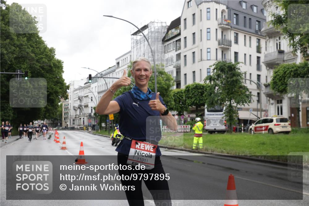 14.06.2026 - REWE Women's Run Jannik Wohlers http://msf.ph/oto/9797895 14.06.2026 10:01:34 Laufen 11011 meine-sportfotos.de