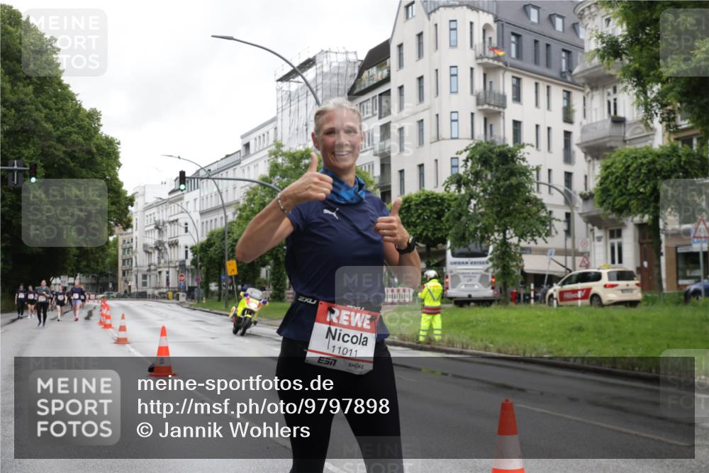 14.06.2026 - REWE Women's Run Jannik Wohlers http://msf.ph/oto/9797898 14.06.2026 10:01:35 Laufen 2, 11011 meine-sportfotos.de