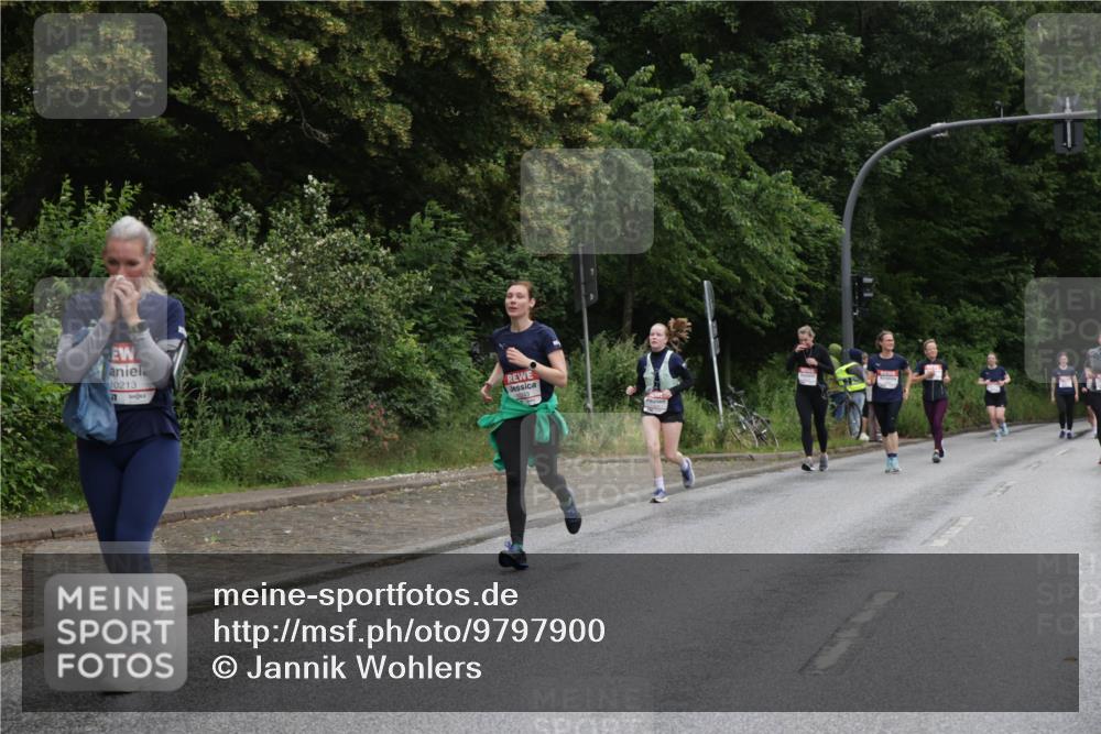 14.06.2026 - REWE Women's Run Jannik Wohlers http://msf.ph/oto/9797900 14.06.2026 10:01:38 Laufen 10213, 77 meine-sportfotos.de