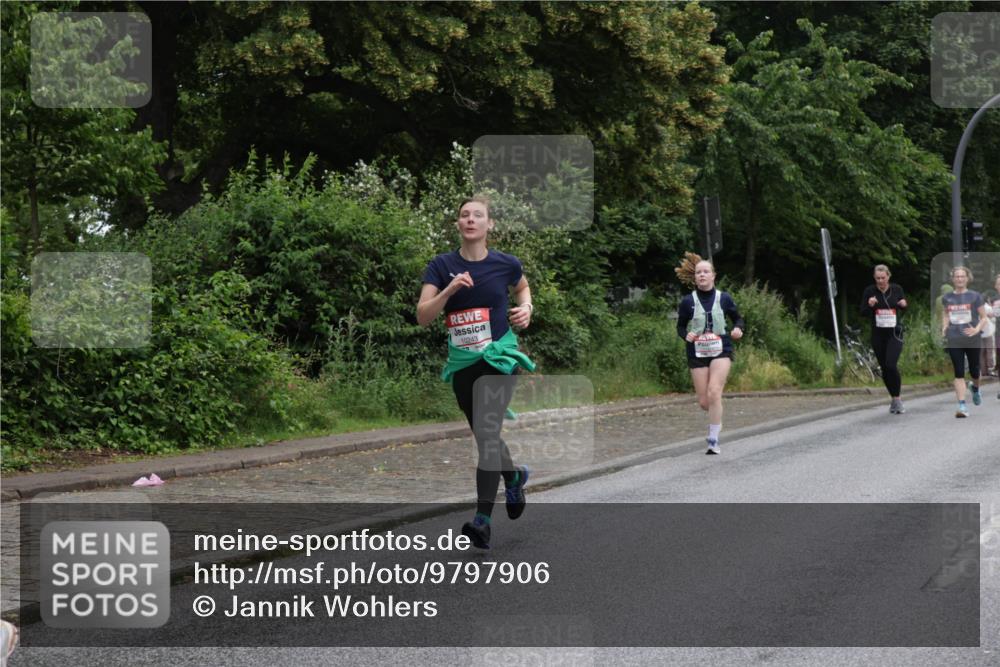 14.06.2026 - REWE Women's Run Jannik Wohlers http://msf.ph/oto/9797906 14.06.2026 10:01:39 Laufen 10243 meine-sportfotos.de
