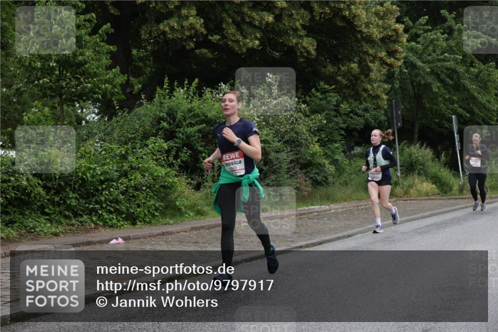 14.06.2026 - REWE Women's Run Jannik Wohlers http://msf.ph/oto/9797917 14.06.2026 10:01:40 Laufen 10243 meine-sportfotos.de