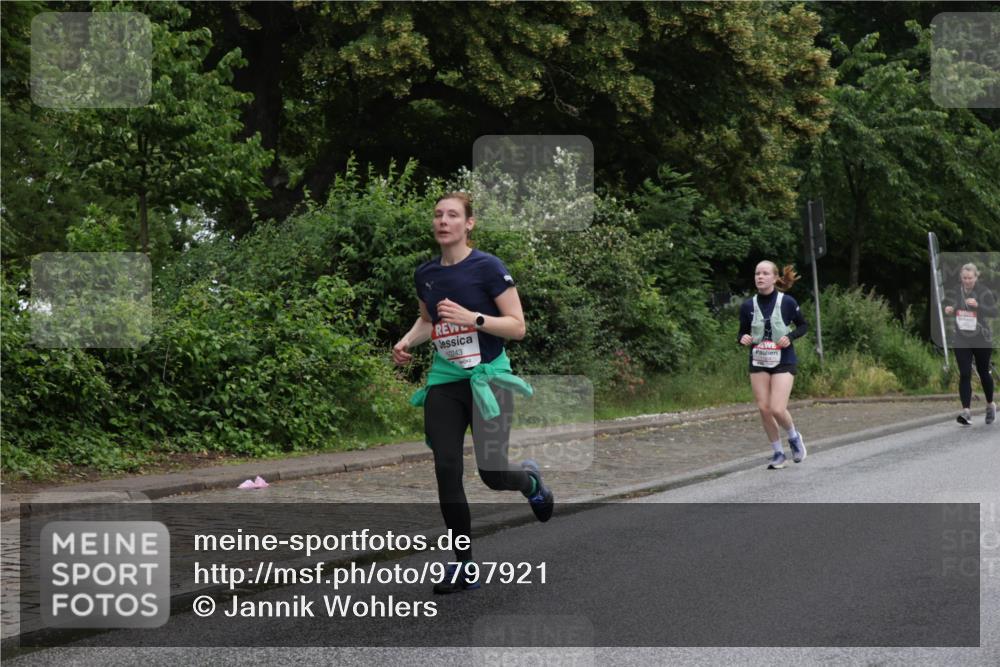 14.06.2026 - REWE Women's Run Jannik Wohlers http://msf.ph/oto/9797921 14.06.2026 10:01:40 Laufen 10243 meine-sportfotos.de