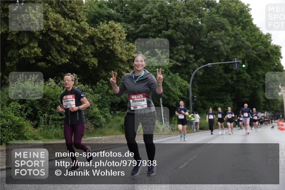 14.06.2026 - REWE Women's Run Jannik Wohlers http://msf.ph/oto/9797938 14.06.2026 10:01:46 Laufen 11476, 10791, 57 meine-sportfotos.de