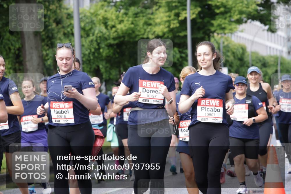 14.06.2026 - REWE Women's Run Jannik Wohlers http://msf.ph/oto/9797955 14.06.2026 09:12:13 Laufen 9696, 10615, 10797, 7, 1012, 1, 10807 meine-sportfotos.de