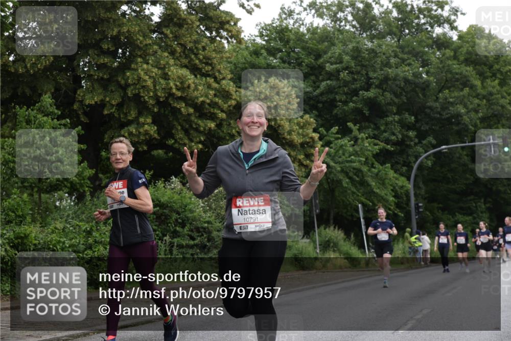 14.06.2026 - REWE Women's Run Jannik Wohlers http://msf.ph/oto/9797957 14.06.2026 10:01:47 Laufen 10791, 57 meine-sportfotos.de