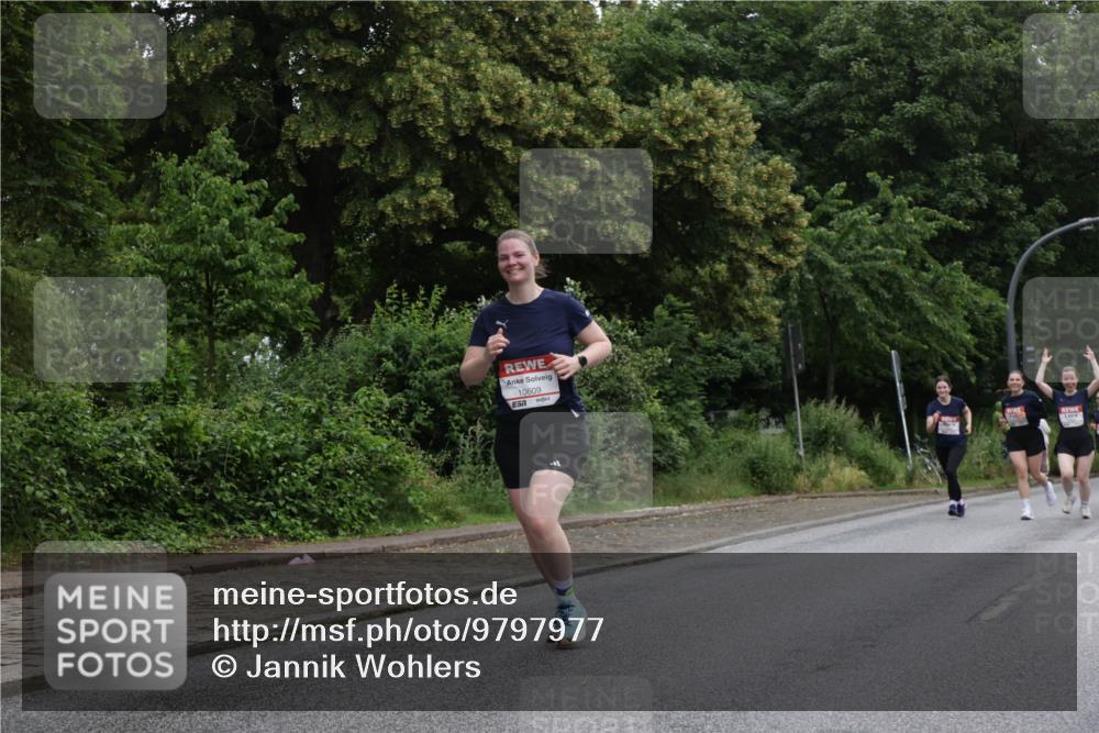 14.06.2026 - REWE Women's Run Jannik Wohlers http://msf.ph/oto/9797977 14.06.2026 10:01:50 Laufen 10609 meine-sportfotos.de