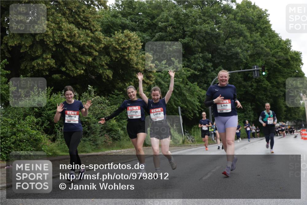 14.06.2026 - REWE Women's Run Jannik Wohlers http://msf.ph/oto/9798012 14.06.2026 10:01:54 Laufen 10007, 10008, 10006, 10009 meine-sportfotos.de