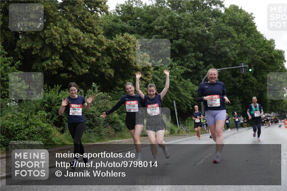 14.06.2026 - REWE Women's Run Jannik Wohlers http://msf.ph/oto/9798014 14.06.2026 10:01:55 Laufen 10006, 10008, 51, 10009, 10007 meine-sportfotos.de