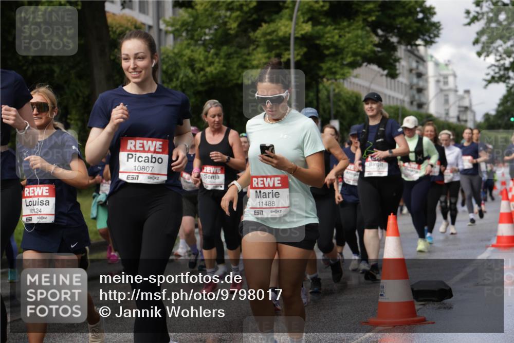 14.06.2026 - REWE Women's Run Jannik Wohlers http://msf.ph/oto/9798017 14.06.2026 09:12:15 Laufen 10124, 6517, 10807, 10536, 11488, 7, 02, 22 meine-sportfotos.de