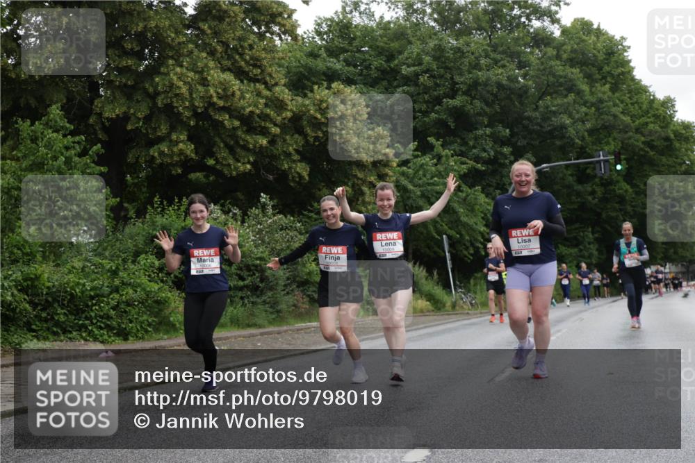 14.06.2026 - REWE Women's Run Jannik Wohlers http://msf.ph/oto/9798019 14.06.2026 10:01:55 Laufen 10009, 7, 10006, 10007 meine-sportfotos.de