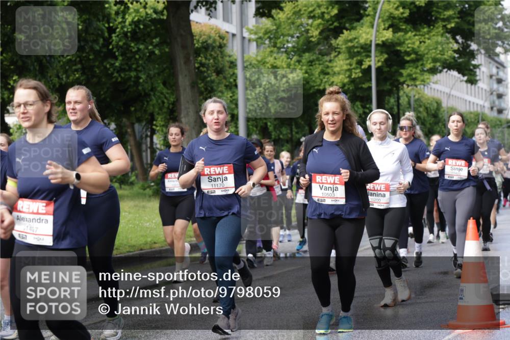 14.06.2026 - REWE Women's Run Jannik Wohlers http://msf.ph/oto/9798059 14.06.2026 09:12:20 Laufen 1437, 57, 11170, 10503, 7, 10200, 11420, 93, 02, 22 meine-sportfotos.de
