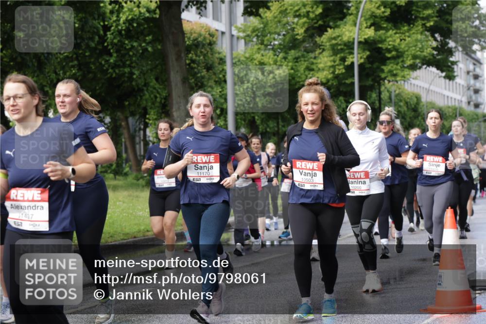 14.06.2026 - REWE Women's Run Jannik Wohlers http://msf.ph/oto/9798061 14.06.2026 09:12:20 Laufen 1437, 517, 10818, 11170, 7, 10503, 7, 10200, 11420 meine-sportfotos.de