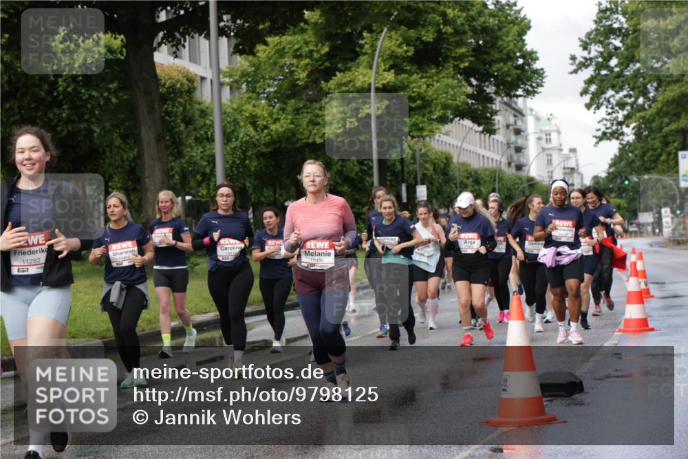 14.06.2026 - REWE Women's Run Jannik Wohlers http://msf.ph/oto/9798125 14.06.2026 09:12:30 Laufen 11282, 7, 10457, 10916, 10456 meine-sportfotos.de