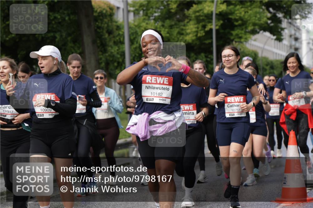 14.06.2026 - REWE Women's Run Jannik Wohlers http://msf.ph/oto/9798167 14.06.2026 09:12:36 Laufen 11317, 10909, 557, 10182, 57, 073, 10751 meine-sportfotos.de