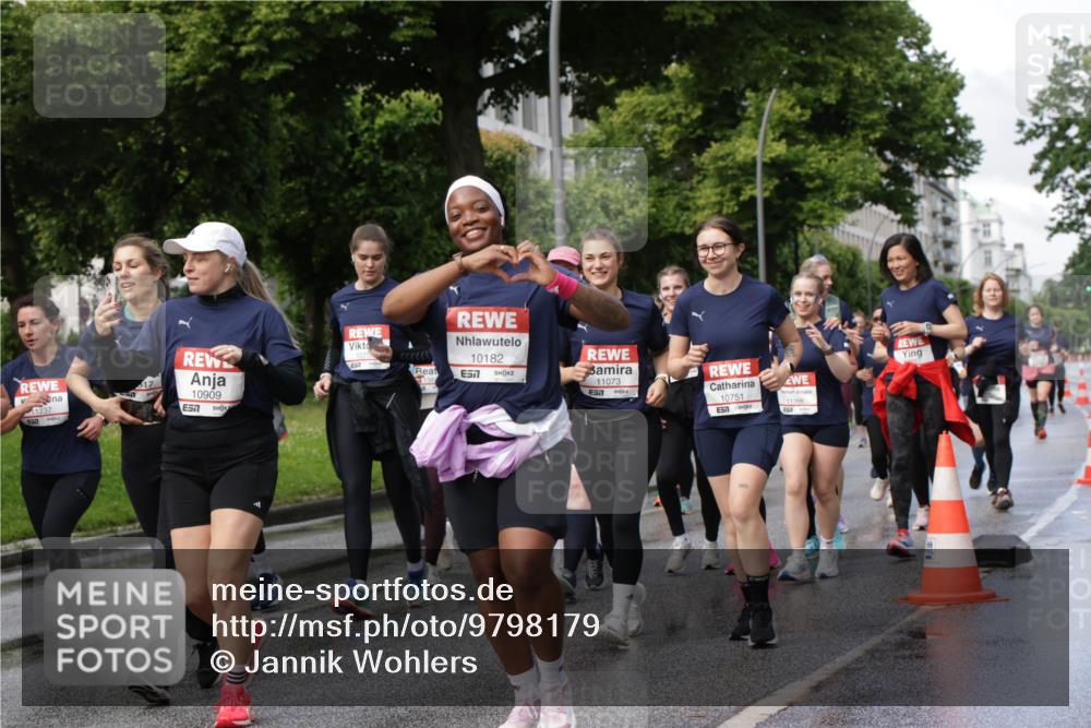 14.06.2026 - REWE Women's Run Jannik Wohlers http://msf.ph/oto/9798179 14.06.2026 09:12:36 Laufen 11237, 10909, 57, 1075, 10182, 7, 11073, 10751, 11168 meine-sportfotos.de