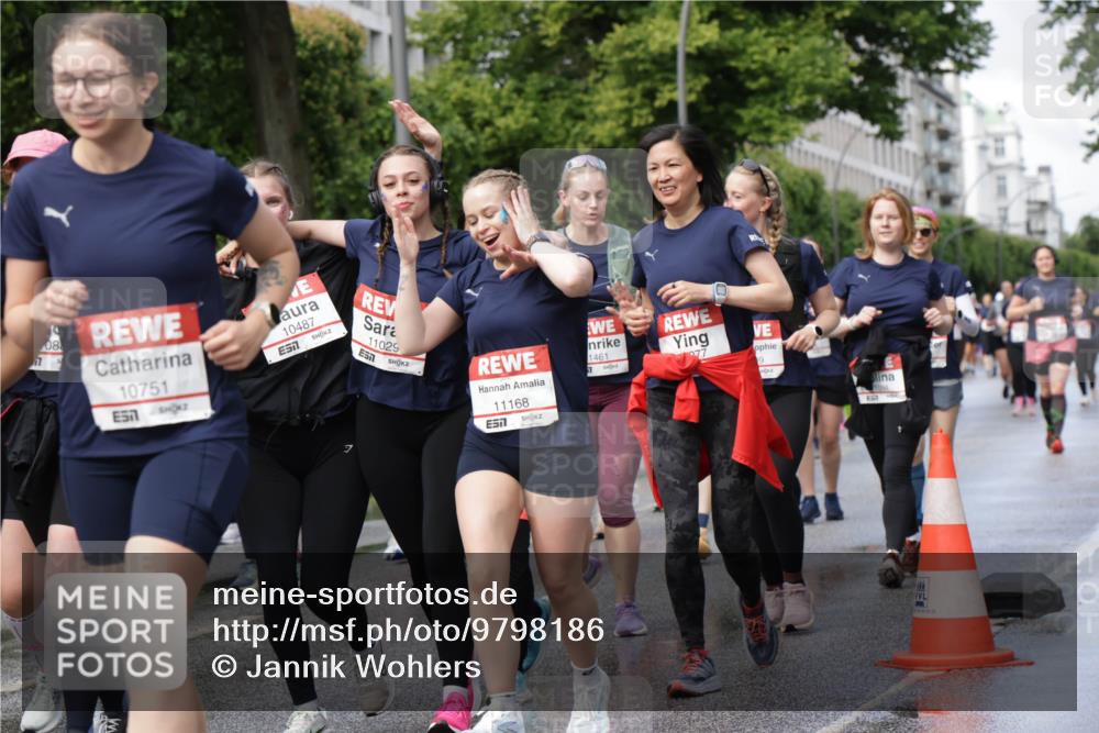 14.06.2026 - REWE Women's Run Jannik Wohlers http://msf.ph/oto/9798186 14.06.2026 09:12:38 Laufen 08, 10751, 10487, 11029, 11168, 57, 1461, 977, 9 meine-sportfotos.de