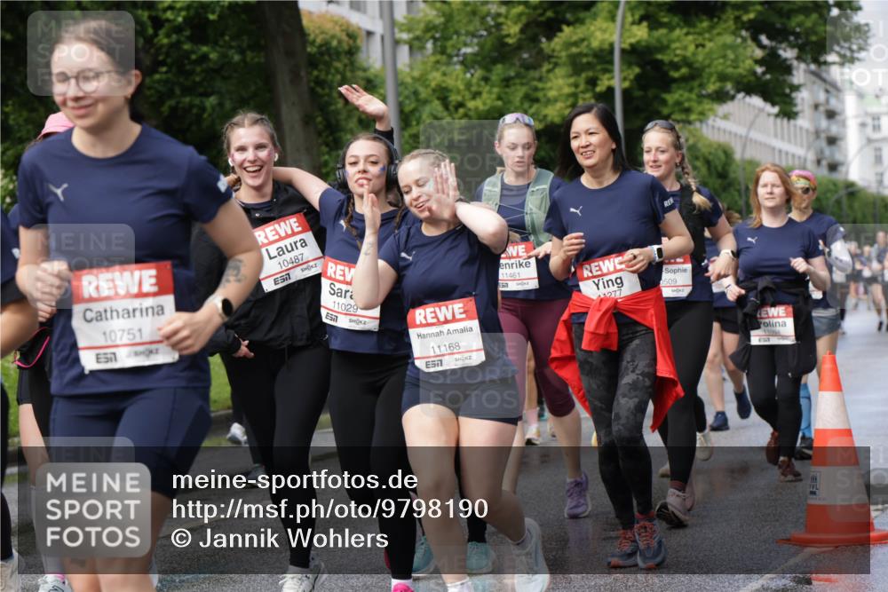 14.06.2026 - REWE Women's Run Jannik Wohlers http://msf.ph/oto/9798190 14.06.2026 09:12:38 Laufen 10751, 51, 10487, 7, 11029, 11168, 57, 11461, 277, 0509, 11094, 02, 22 meine-sportfotos.de