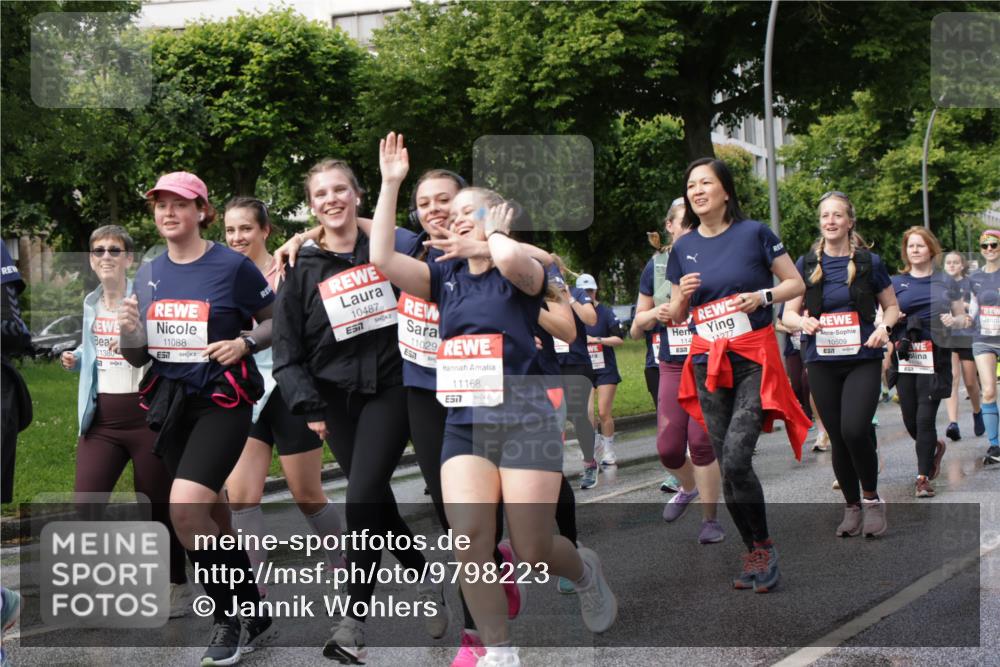 14.06.2026 - REWE Women's Run Jannik Wohlers http://msf.ph/oto/9798223 14.06.2026 09:12:39 Laufen 11380, 11088, 57, 10487, 57, 11029, 11168, 57, 114, 11277, 10509 meine-sportfotos.de