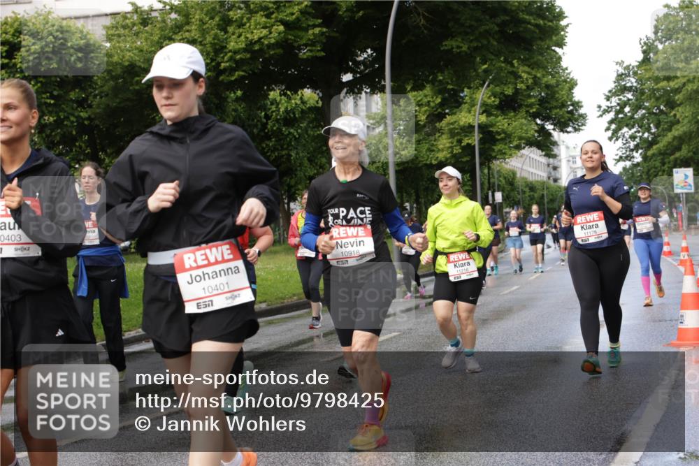 14.06.2026 - REWE Women's Run Jannik Wohlers http://msf.ph/oto/9798425 14.06.2026 09:13:13 Laufen 0403, 7, 10401, 57, 10918, 7, 11178, 657, 11216, 57 meine-sportfotos.de