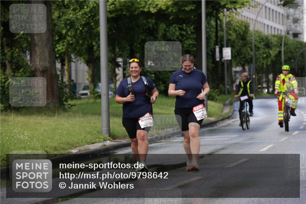 14.06.2026 - REWE Women's Run Jannik Wohlers http://msf.ph/oto/9798642 14.06.2026 09:14:34 Laufen 11117, 1083, 7 meine-sportfotos.de