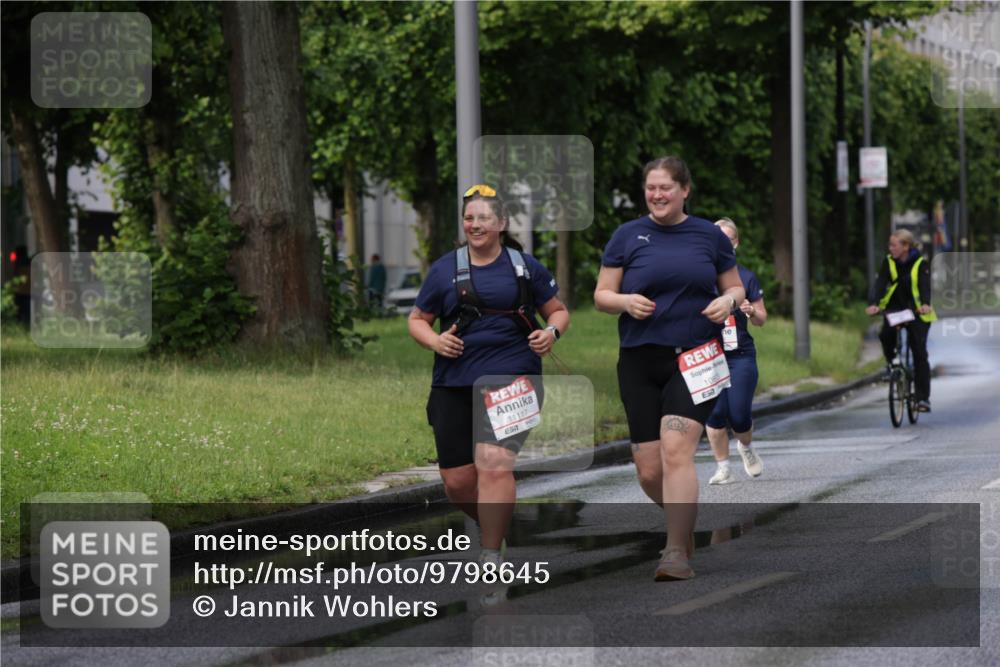 14.06.2026 - REWE Women's Run Jannik Wohlers http://msf.ph/oto/9798645 14.06.2026 09:14:35 Laufen 11117, 1083, 7 meine-sportfotos.de
