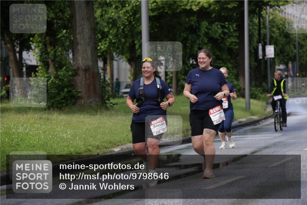 14.06.2026 - REWE Women's Run Jannik Wohlers http://msf.ph/oto/9798646 14.06.2026 09:14:35 Laufen 11117, 1083 meine-sportfotos.de