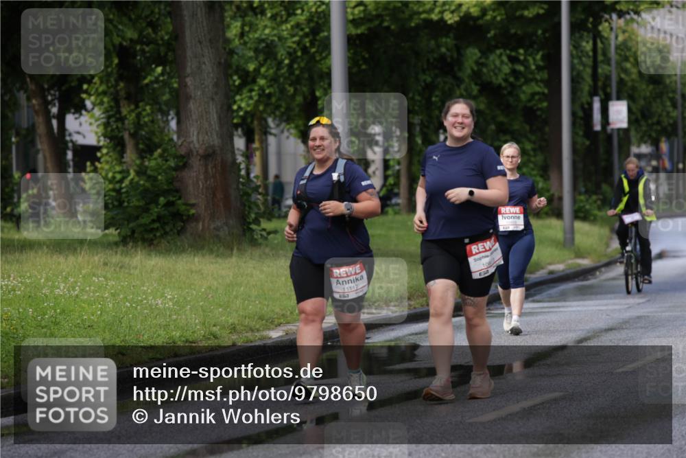 14.06.2026 - REWE Women's Run Jannik Wohlers http://msf.ph/oto/9798650 14.06.2026 09:14:35 Laufen 11117, 657, 108 meine-sportfotos.de