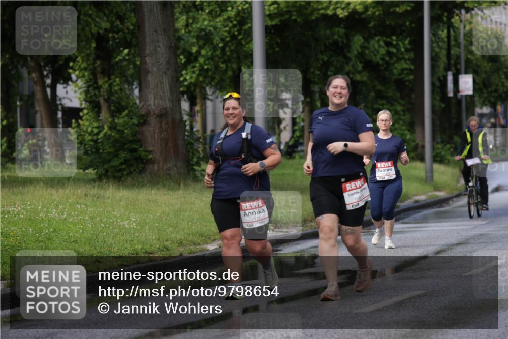 14.06.2026 - REWE Women's Run Jannik Wohlers http://msf.ph/oto/9798654 14.06.2026 09:14:35 Laufen 11117, 7, 10813, 37 meine-sportfotos.de