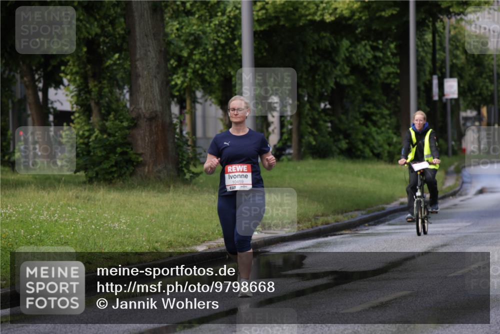 14.06.2026 - REWE Women's Run Jannik Wohlers http://msf.ph/oto/9798668 14.06.2026 09:14:41 Laufen 10459, 7 meine-sportfotos.de