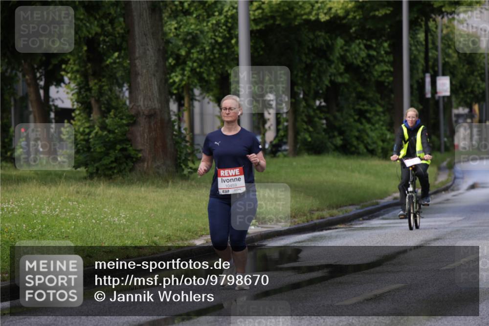 14.06.2026 - REWE Women's Run Jannik Wohlers http://msf.ph/oto/9798670 14.06.2026 09:14:41 Laufen 10459, 7 meine-sportfotos.de